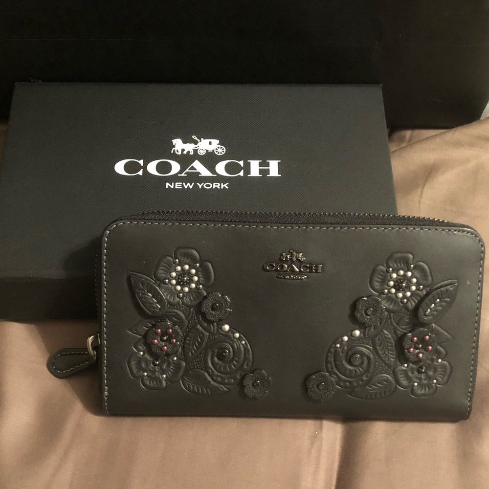 COPY - Coach Tea Rose Wallet